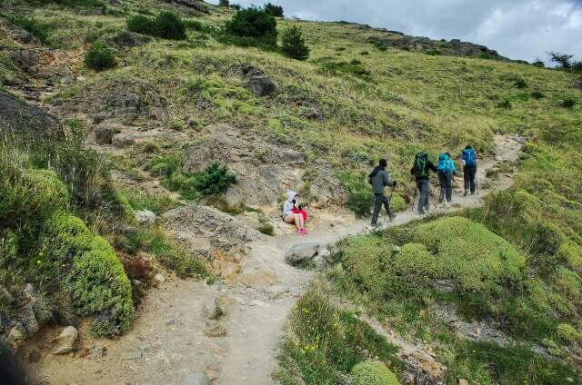 El Chalten resting and walking trekkers